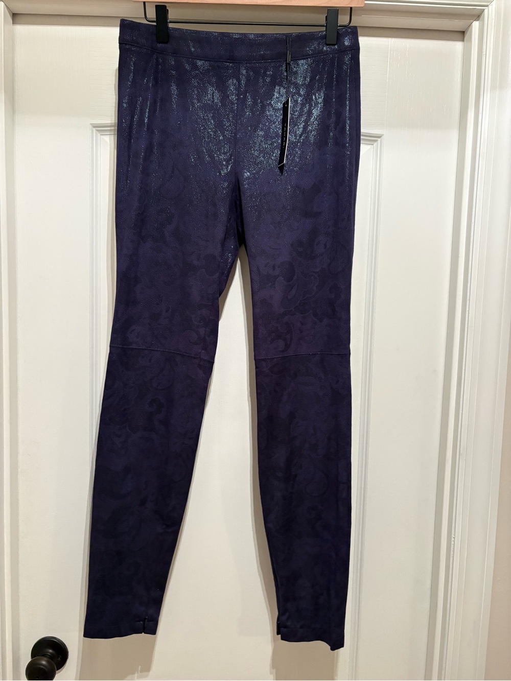 Women’s Tahari Roxanna Pants in true navy ankle zip size S NWT